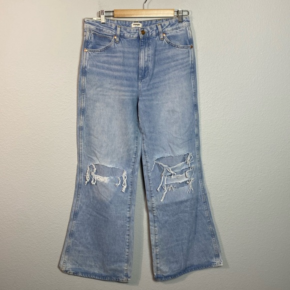 NWT Wrangler Bonnie‎ 683 Loose Flare Jeans - Picture 1 of 5